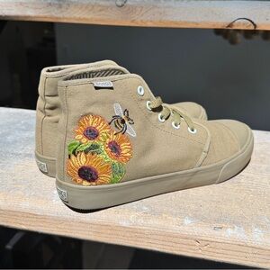 BANGS High-Top Sneakers Olive Canvas Bee Sunflower Embroidery 7 Like New